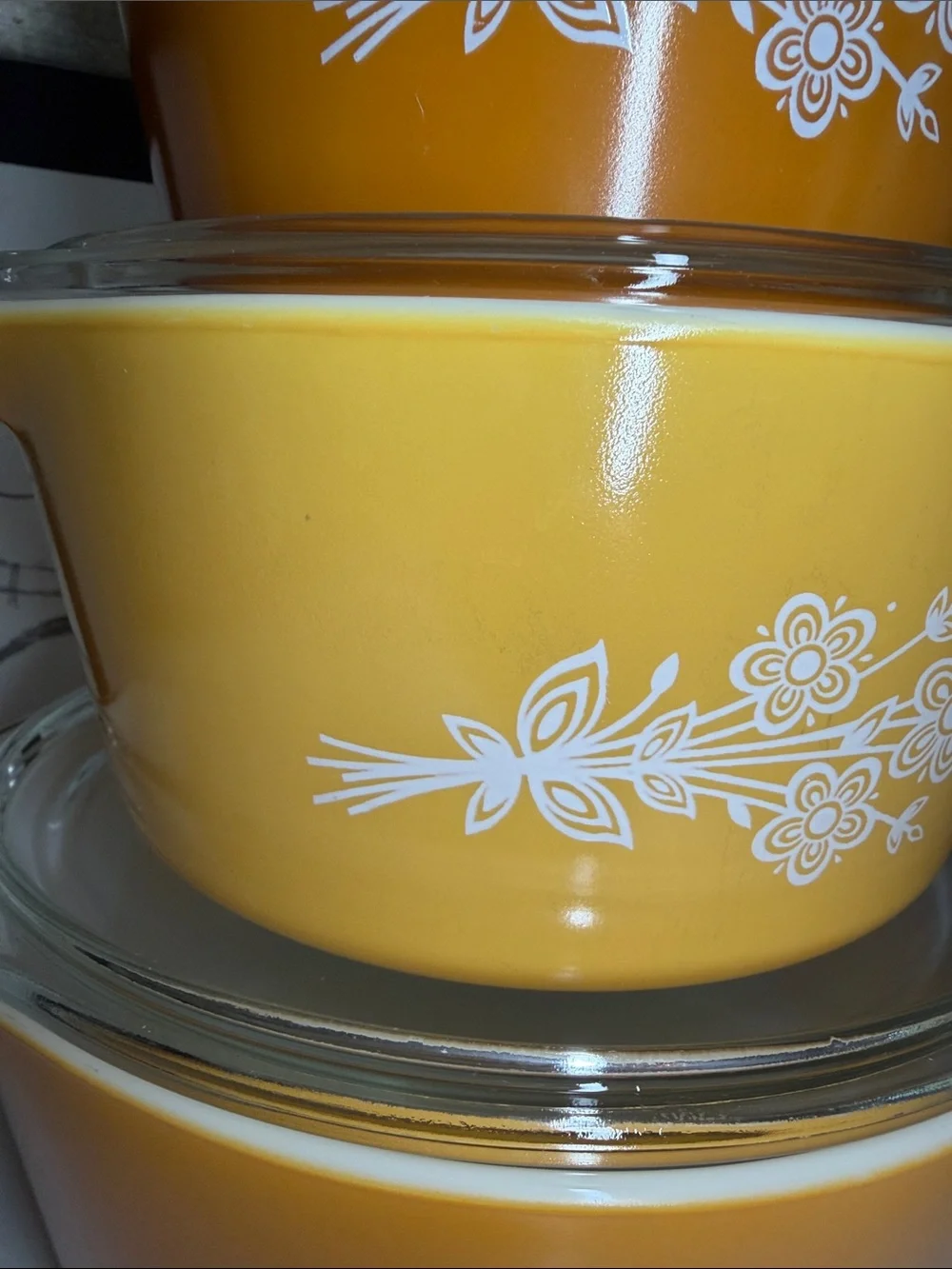 PYREX Butterfly Gold Casserole( Set Of 3 with Lid )